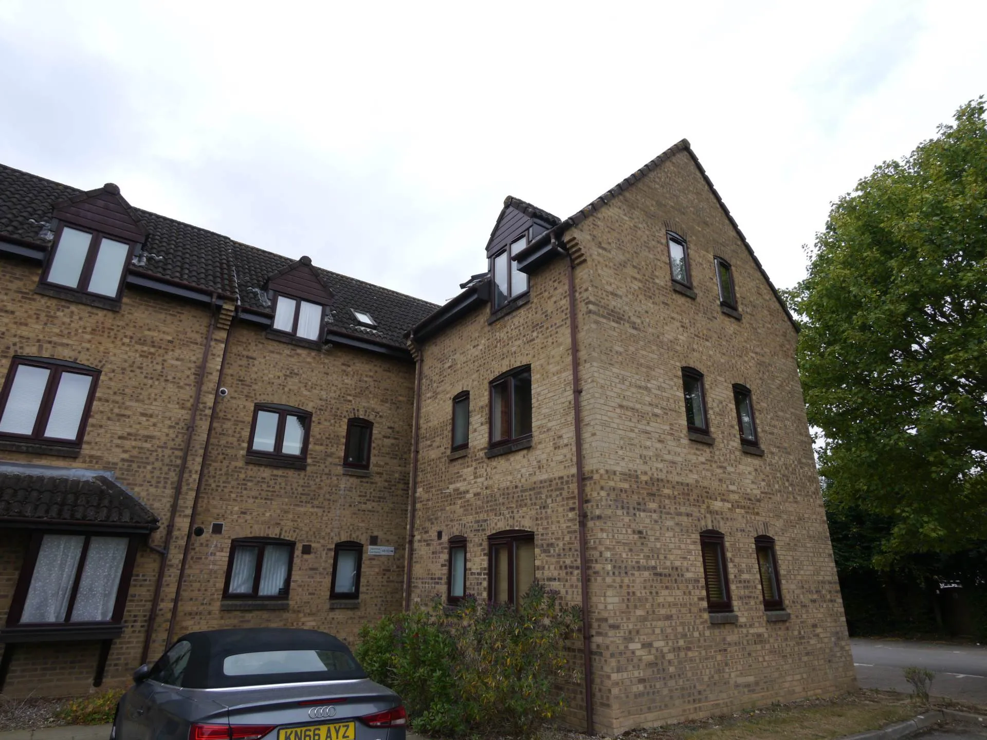 Flat Jasmine Gardens in Welwyn Hatfield