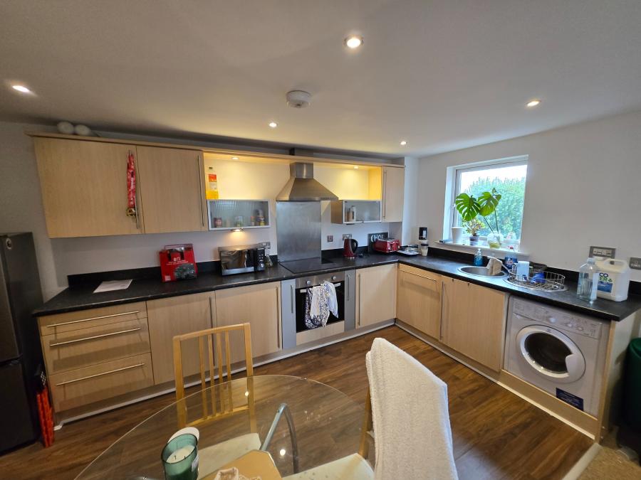 Flat Elmira Way in Salford