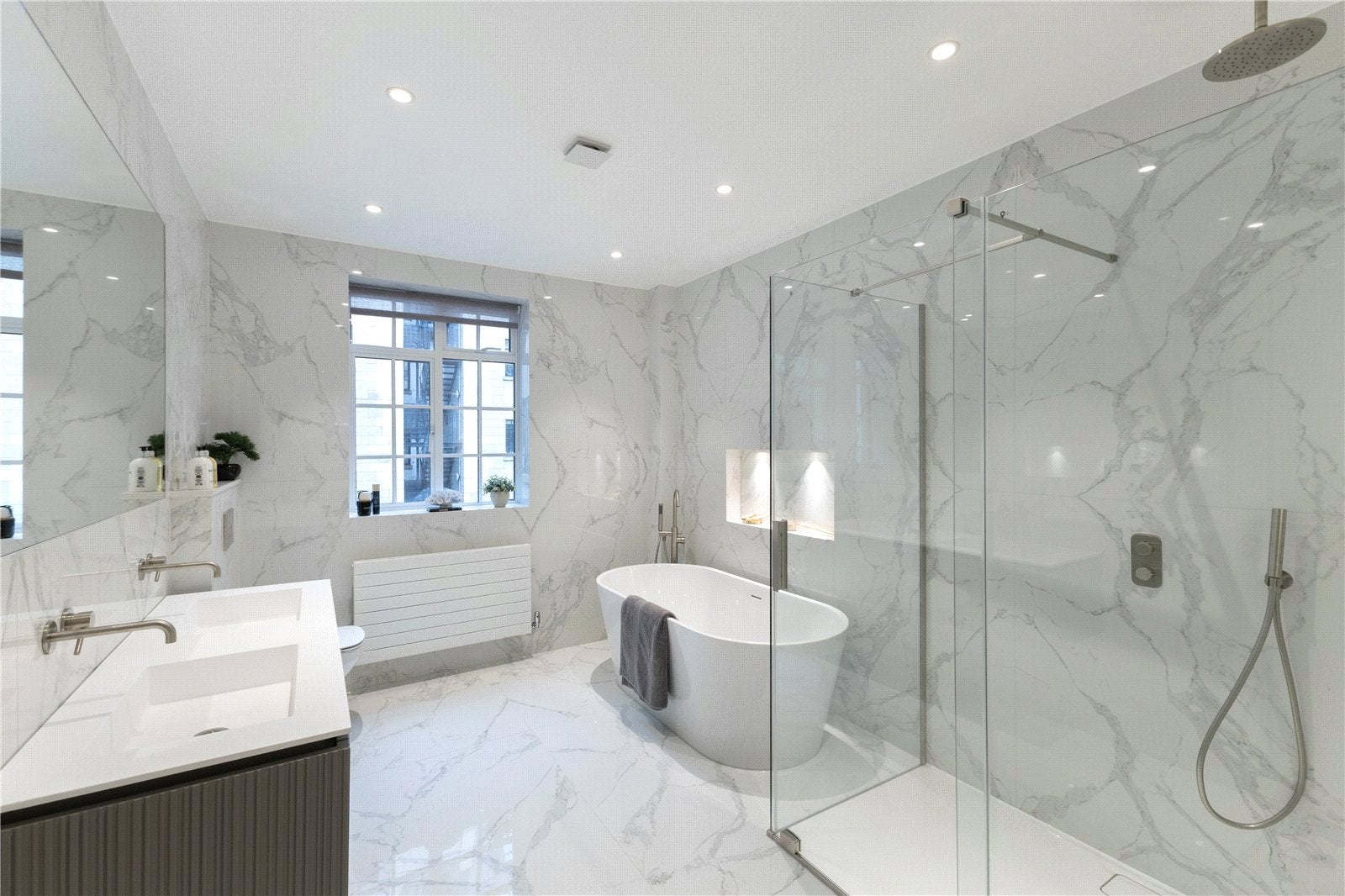 Flat Sloane Street in Greater London