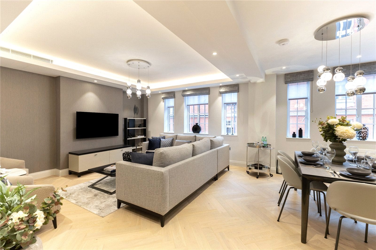 Flat Sloane Street in Greater London