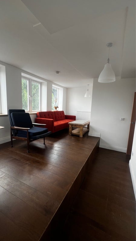 Room Carlton Avenue East in Greater London