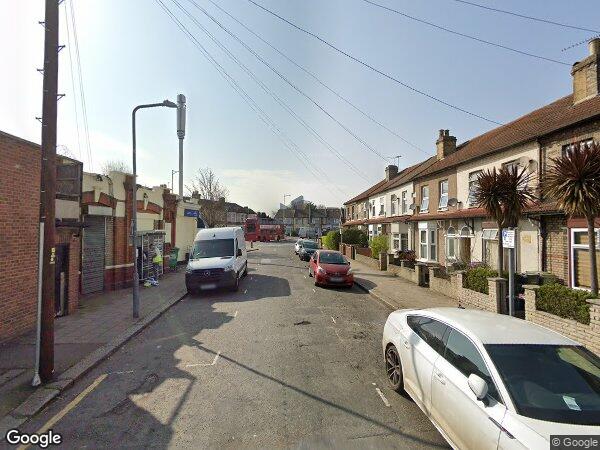 House Stanley Road in Greater London