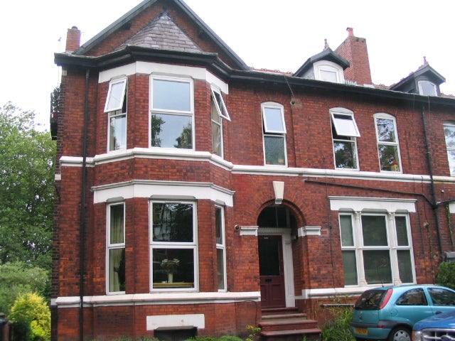 Flat Wilbraham Road in Manchester