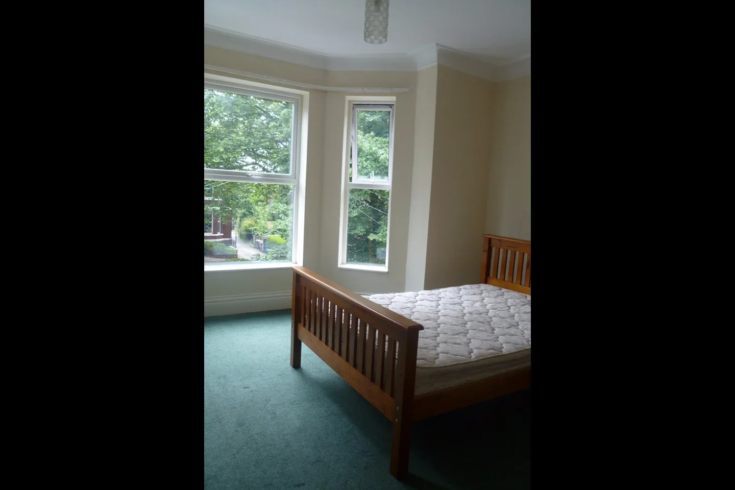 Flat Wilbraham Road in Manchester