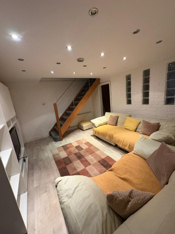 Room The Grove in Aberdare