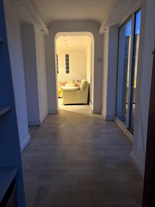 Room The Grove in Aberdare