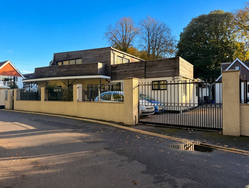 Flat Mudeford in Christchurch