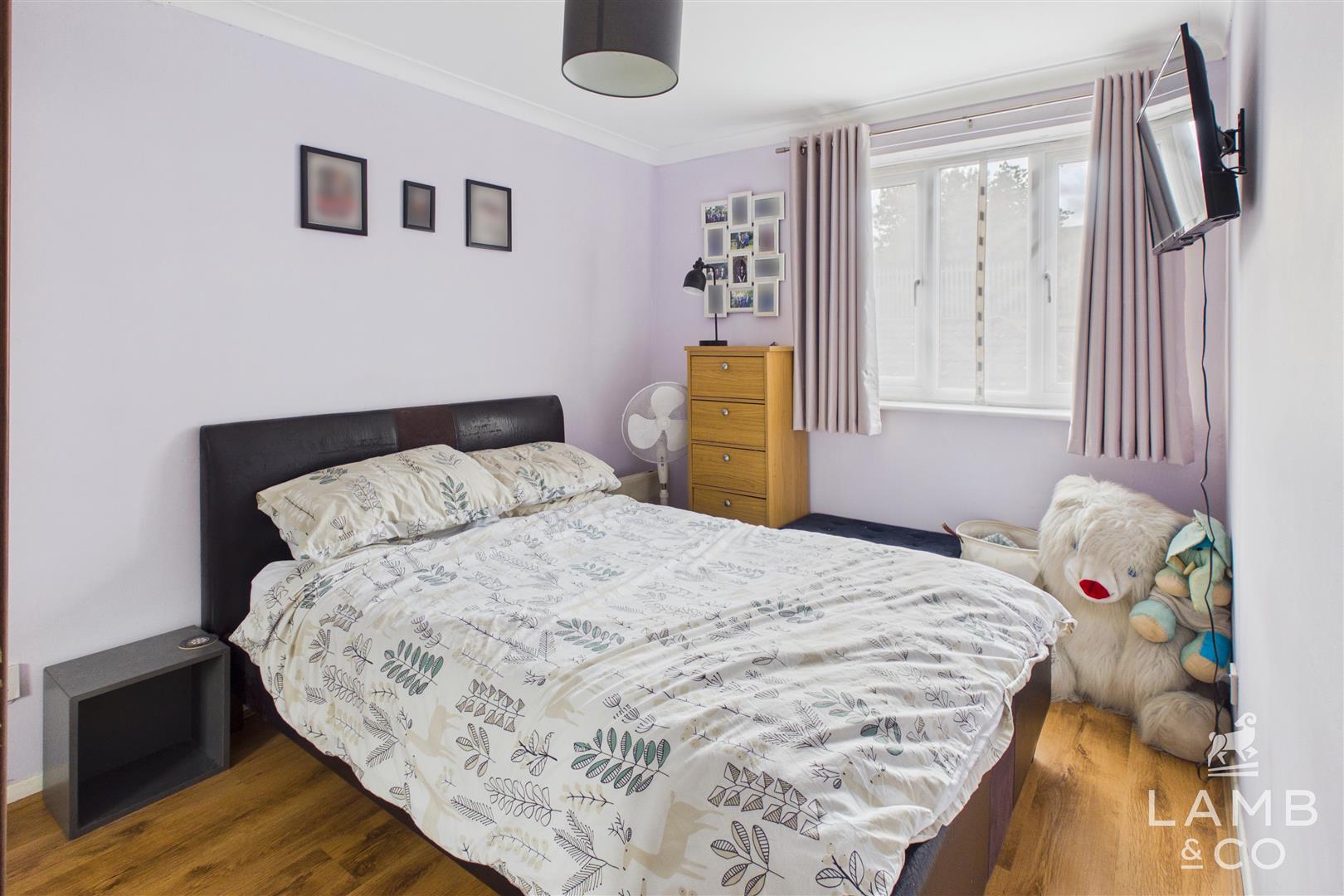 Flat Snowberry Grove in Colchester