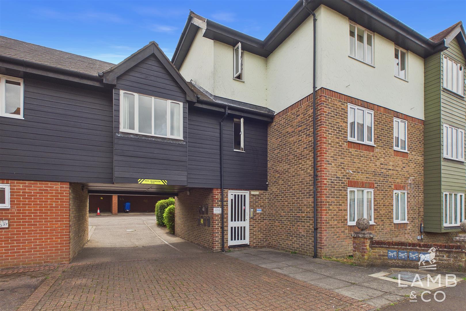 Flat Snowberry Grove in Colchester
