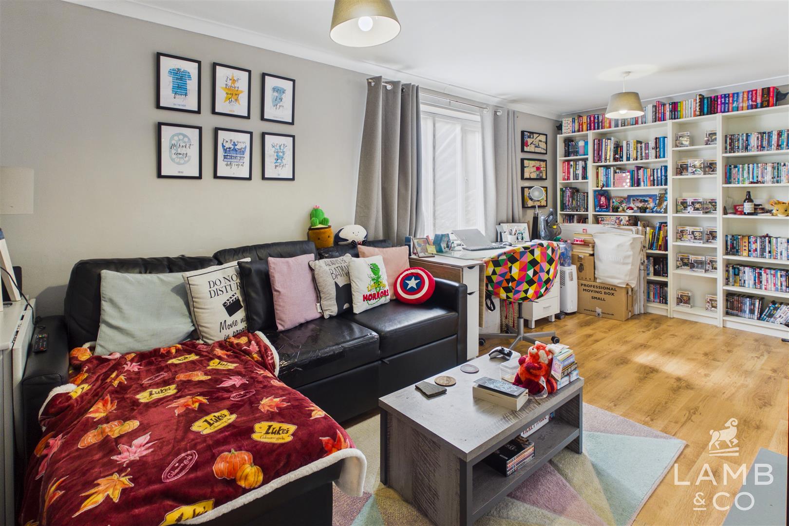 Flat Snowberry Grove in Colchester