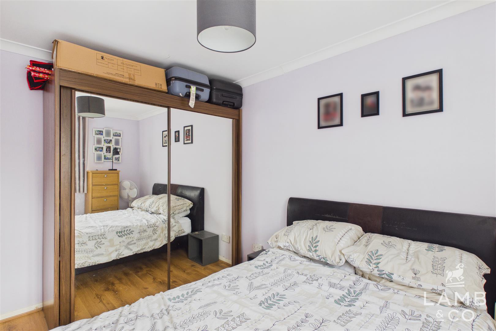 Flat Snowberry Grove in Colchester