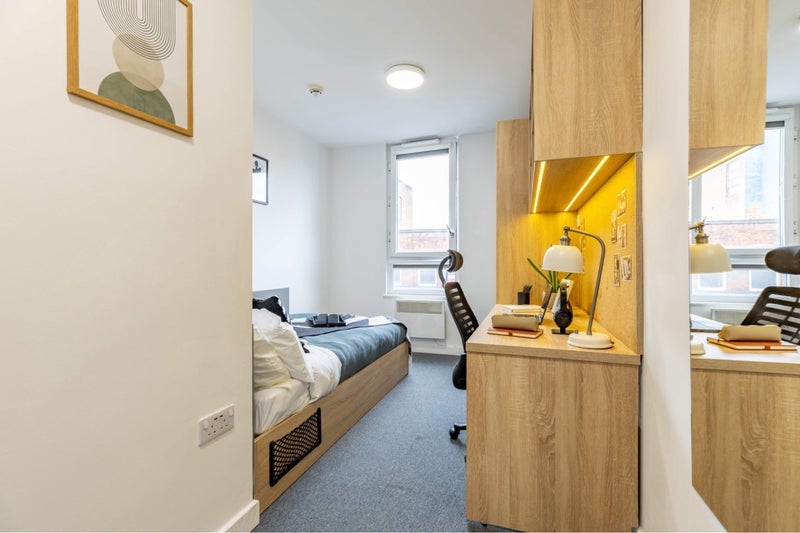 Room Cliveland Street in Birmingham