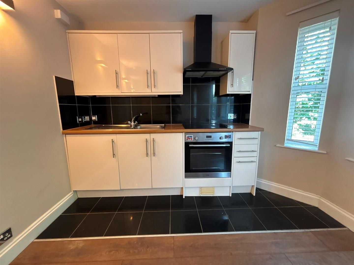 Flat Eaton Gardens in Portslade by Sea