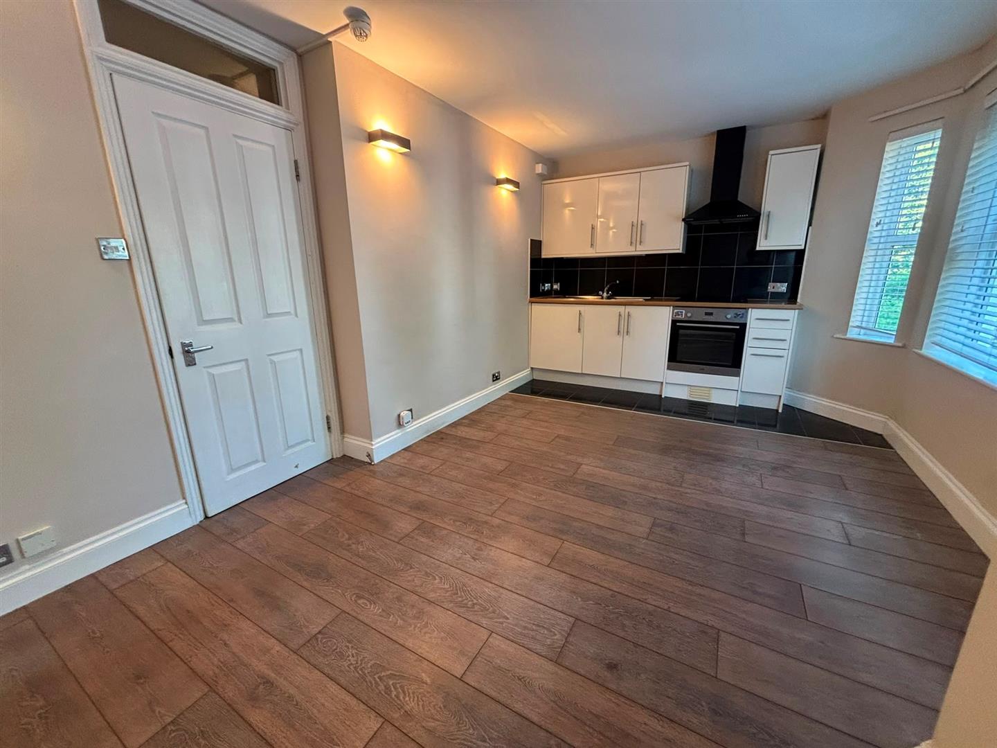 Flat Eaton Gardens in Portslade by Sea