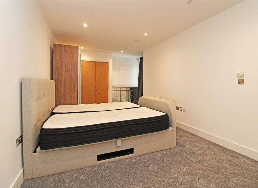 Flat Hooper's Mews in Greater London