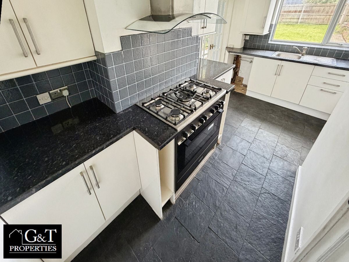House Lorien Close in Wolverhampton