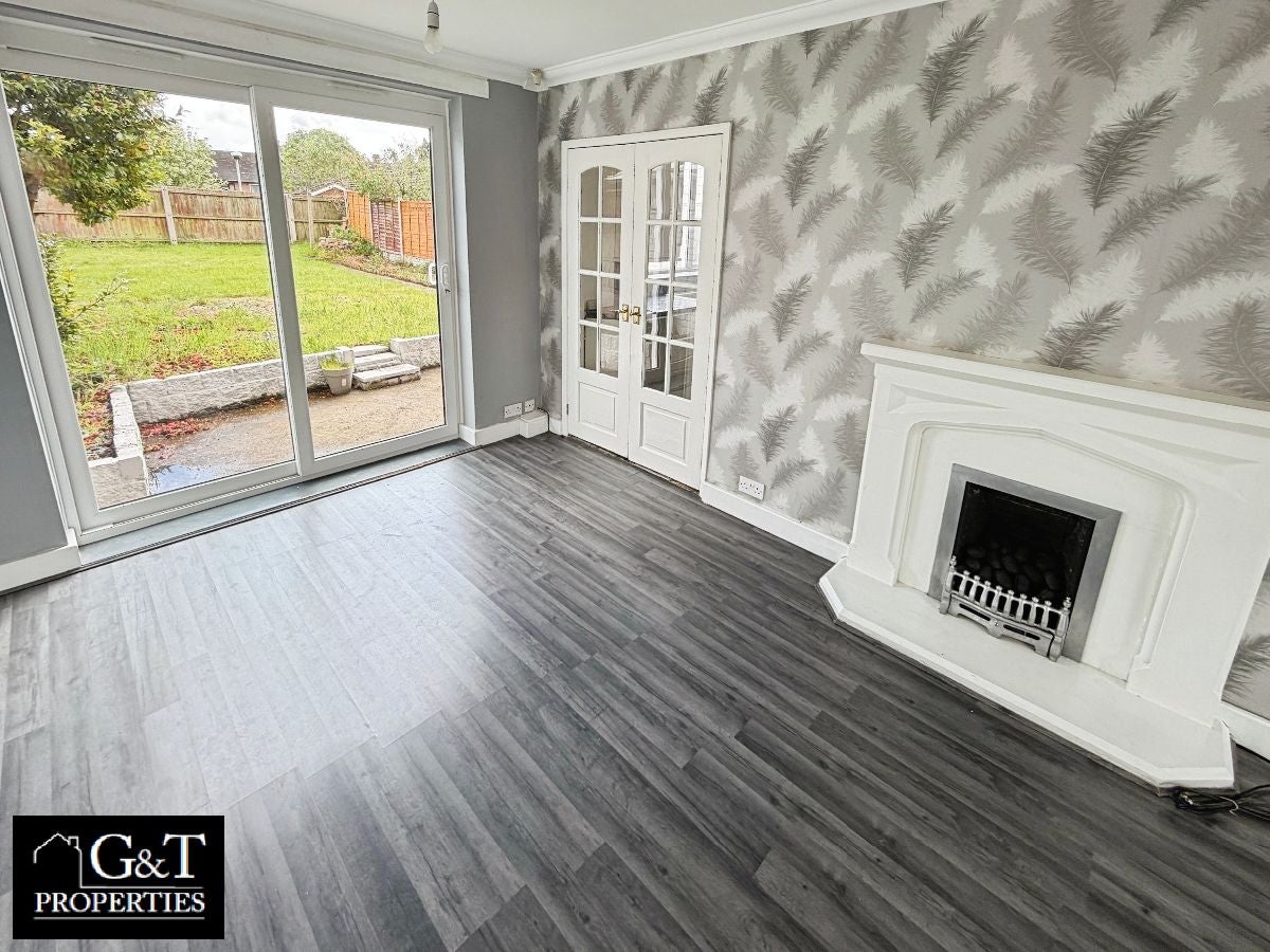 House Lorien Close in Wolverhampton