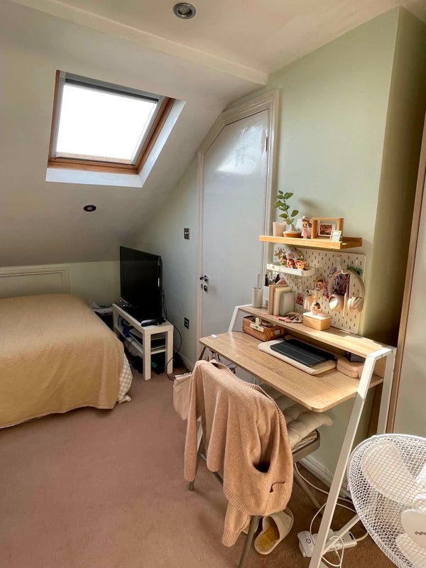Room Queenstown Road in Greater London