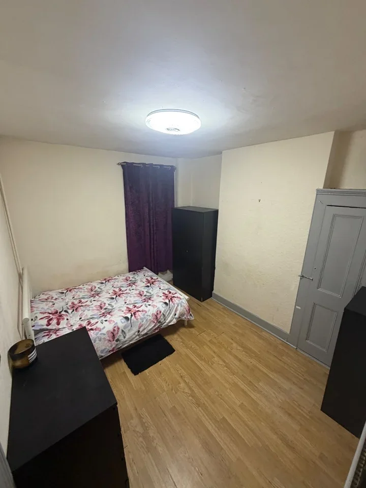 Room High Street in Greater London