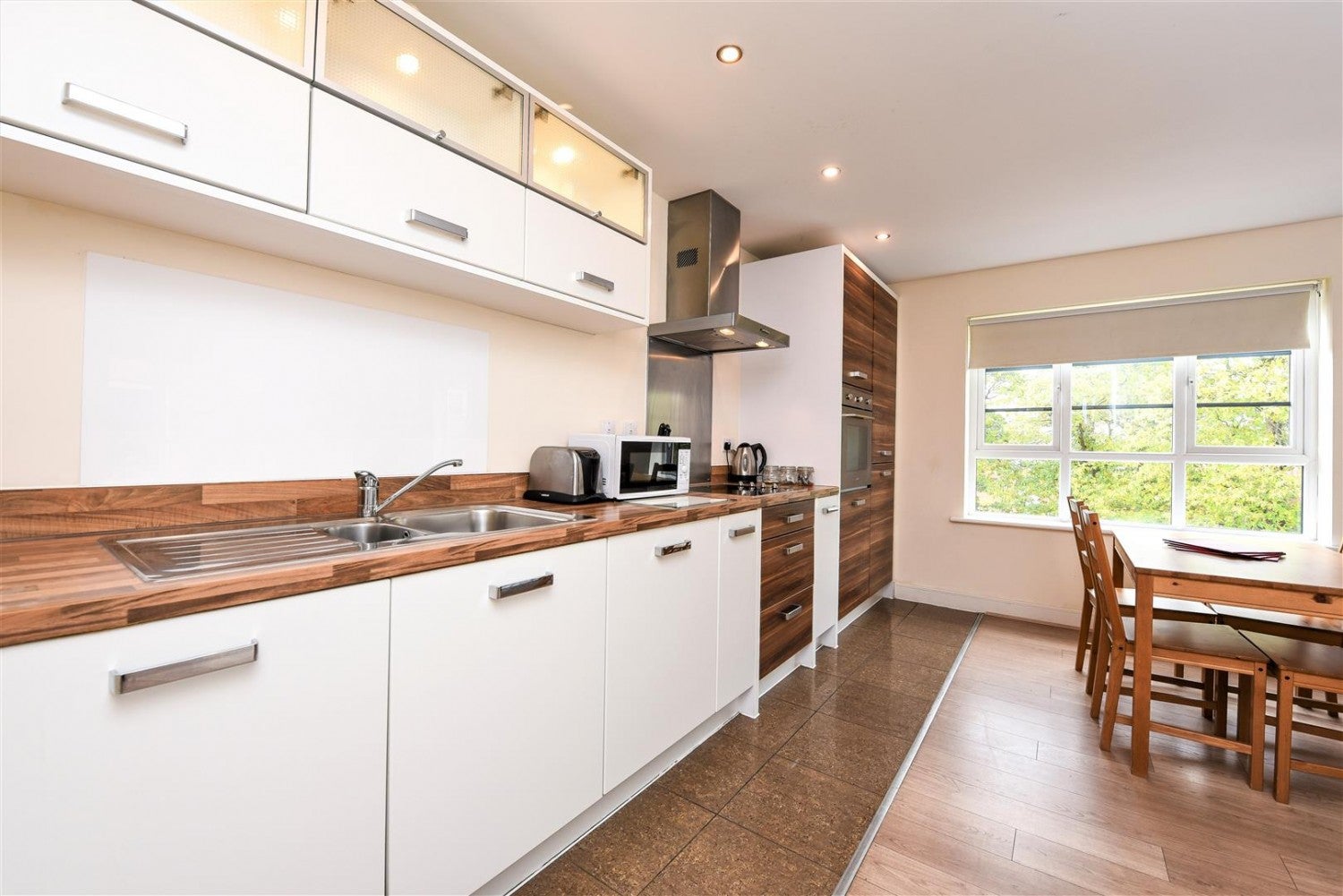 Flat Wallis Square in Rushmoor