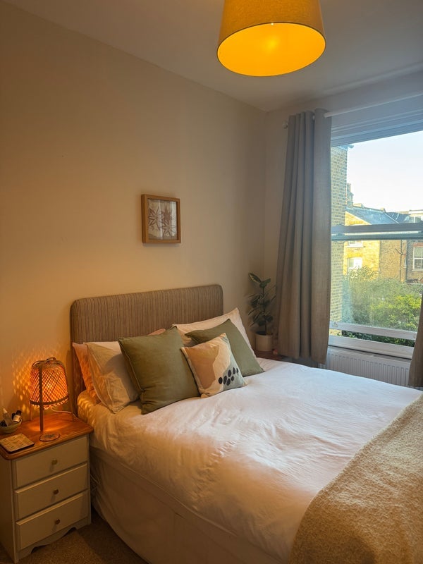 Flat Carminia Road in Greater London