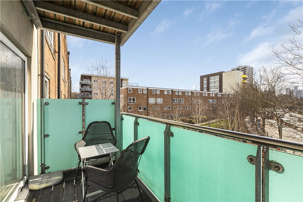 Flat Burdett Road in Greater London