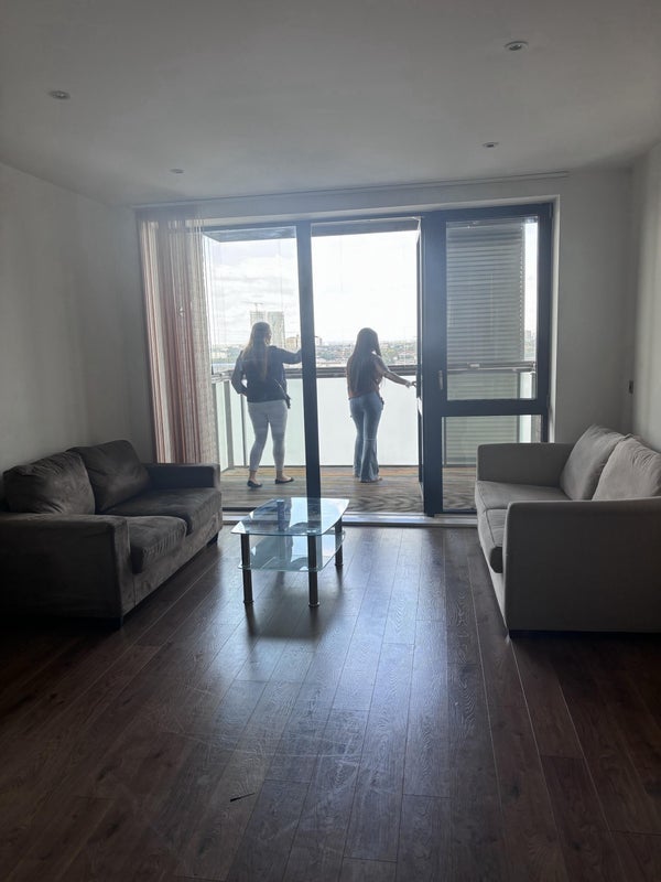 Room New Village Avenue in Greater London