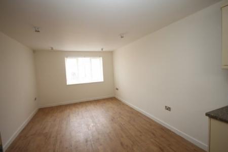Flat Dunstable Road in Luton
