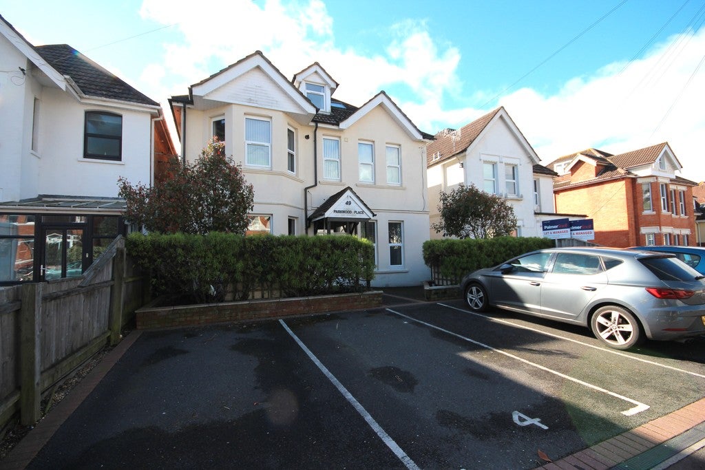 Flat Parkwood Road in Bournemouth