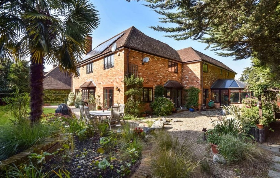 House Bath Road (Benham Hill) in Thatcham