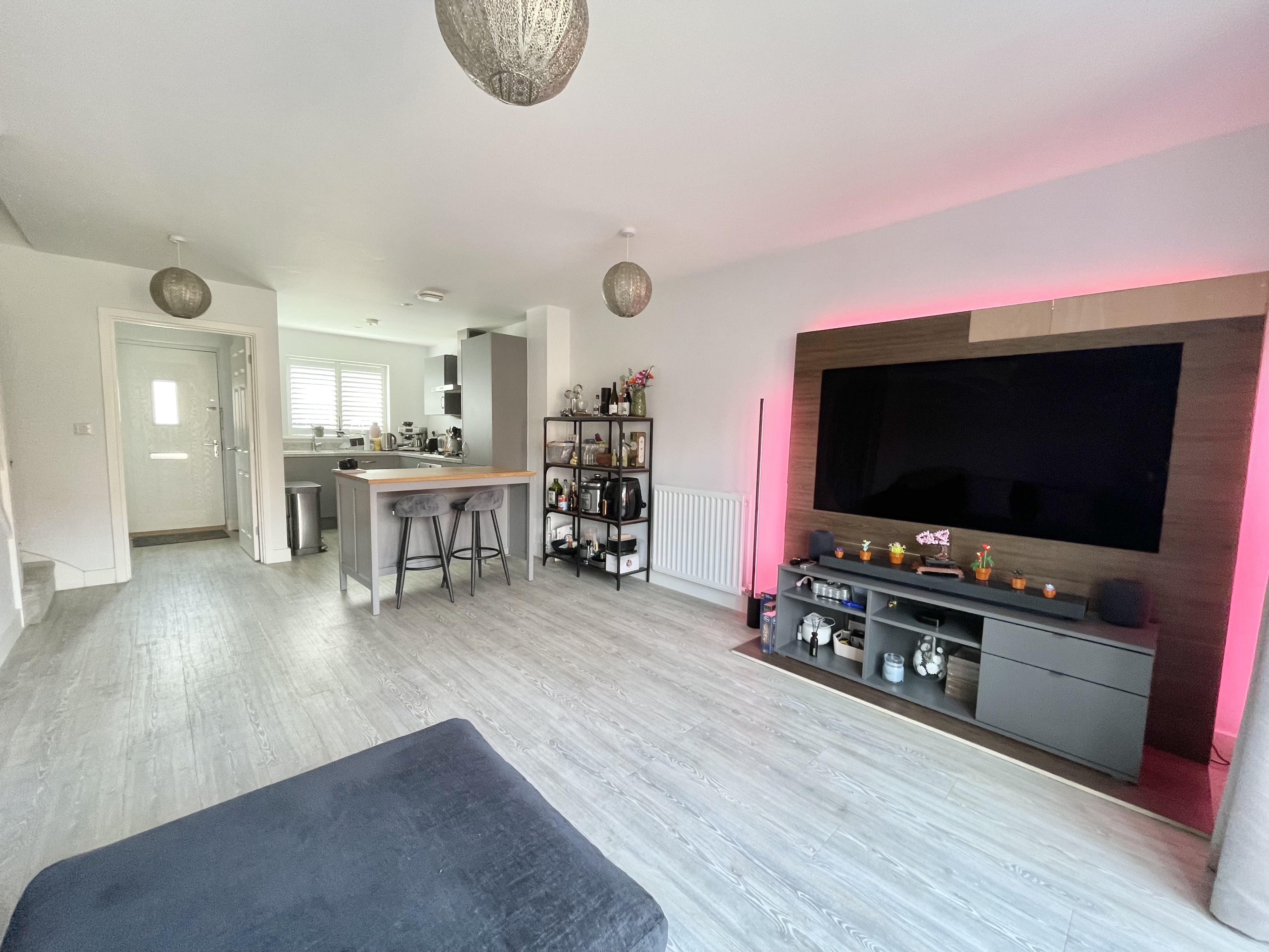 House Illett Way in Horsham