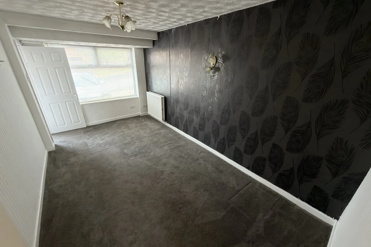 House Macmillan Close in Sandwell