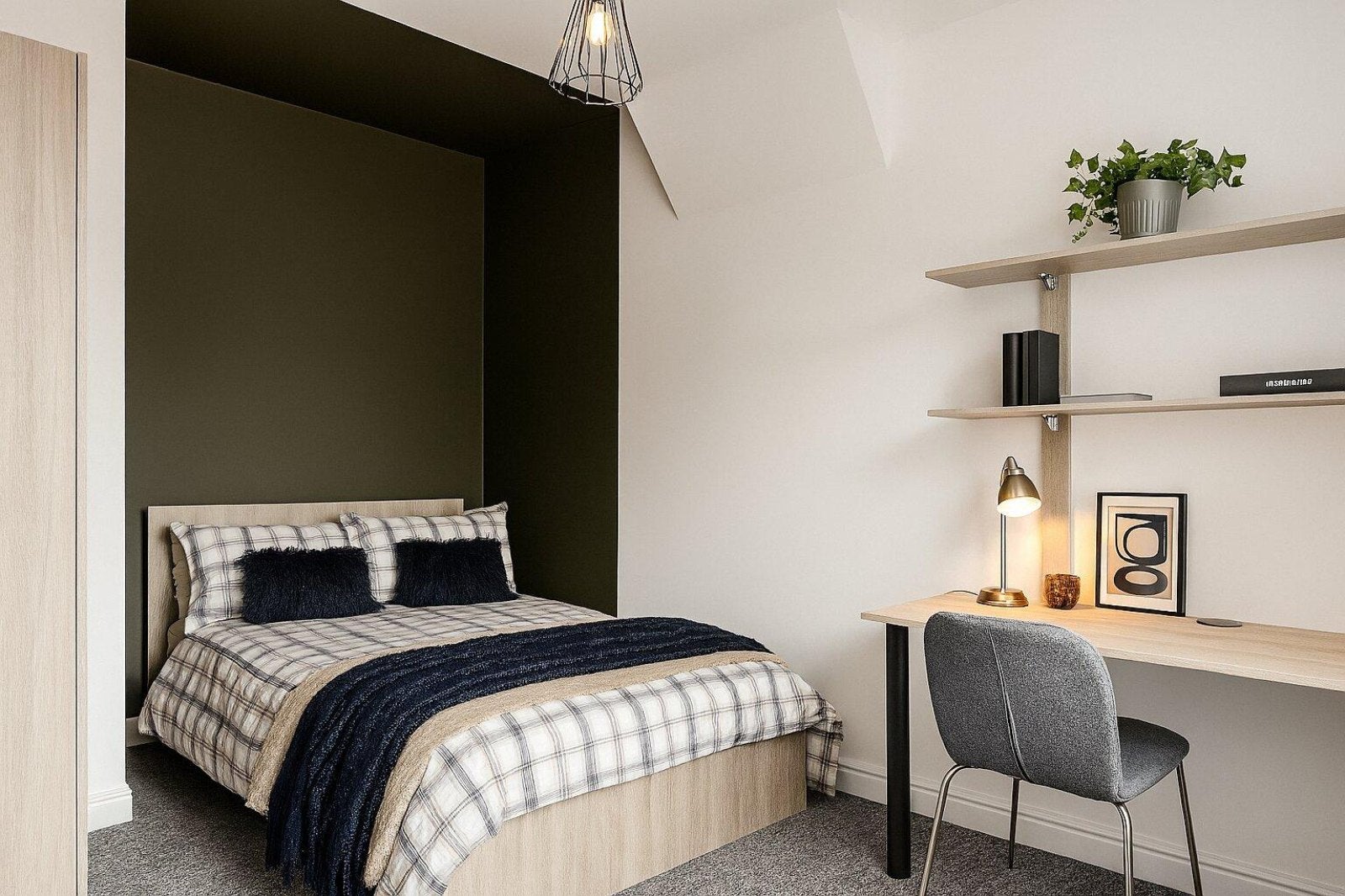 Room Connaught Road in Liverpool