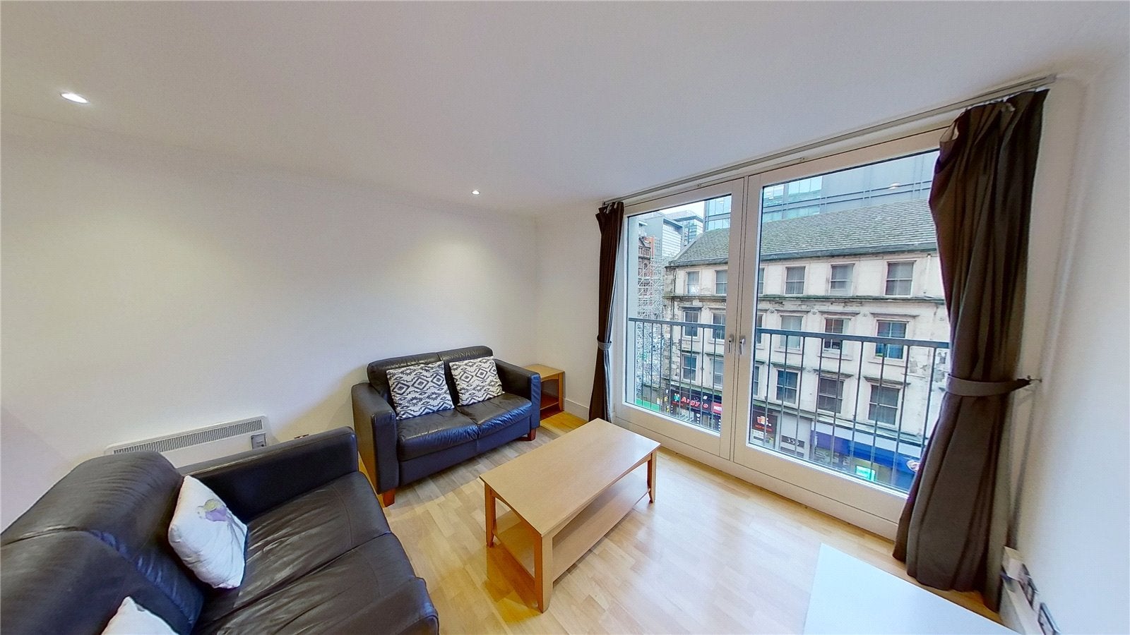 Flat Argyle Street in Glasgow