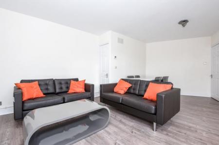Flat Finchley Road in London