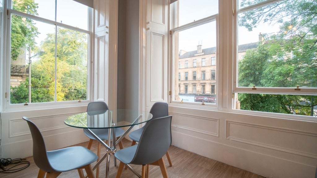 Room Buckingham Terrace in Glasgow