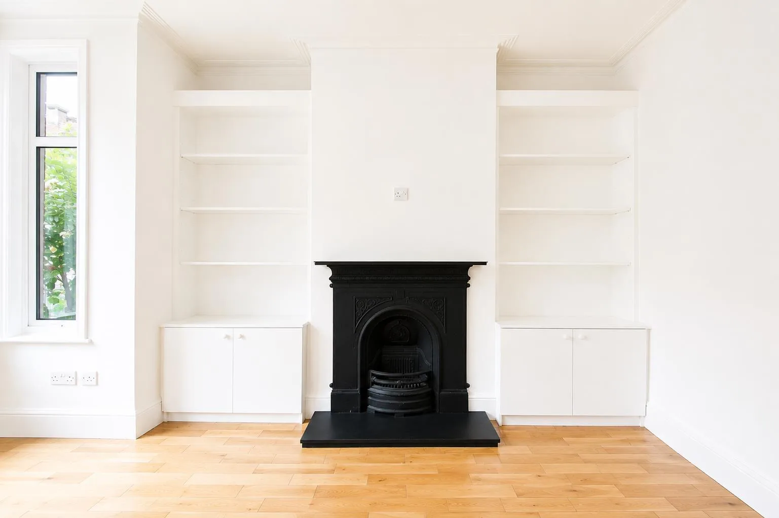 Flat Cowley Road in Greater London
