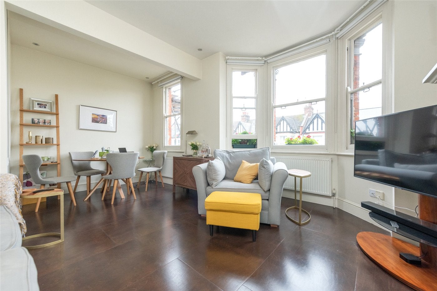 Flat Palermo Road in Greater London