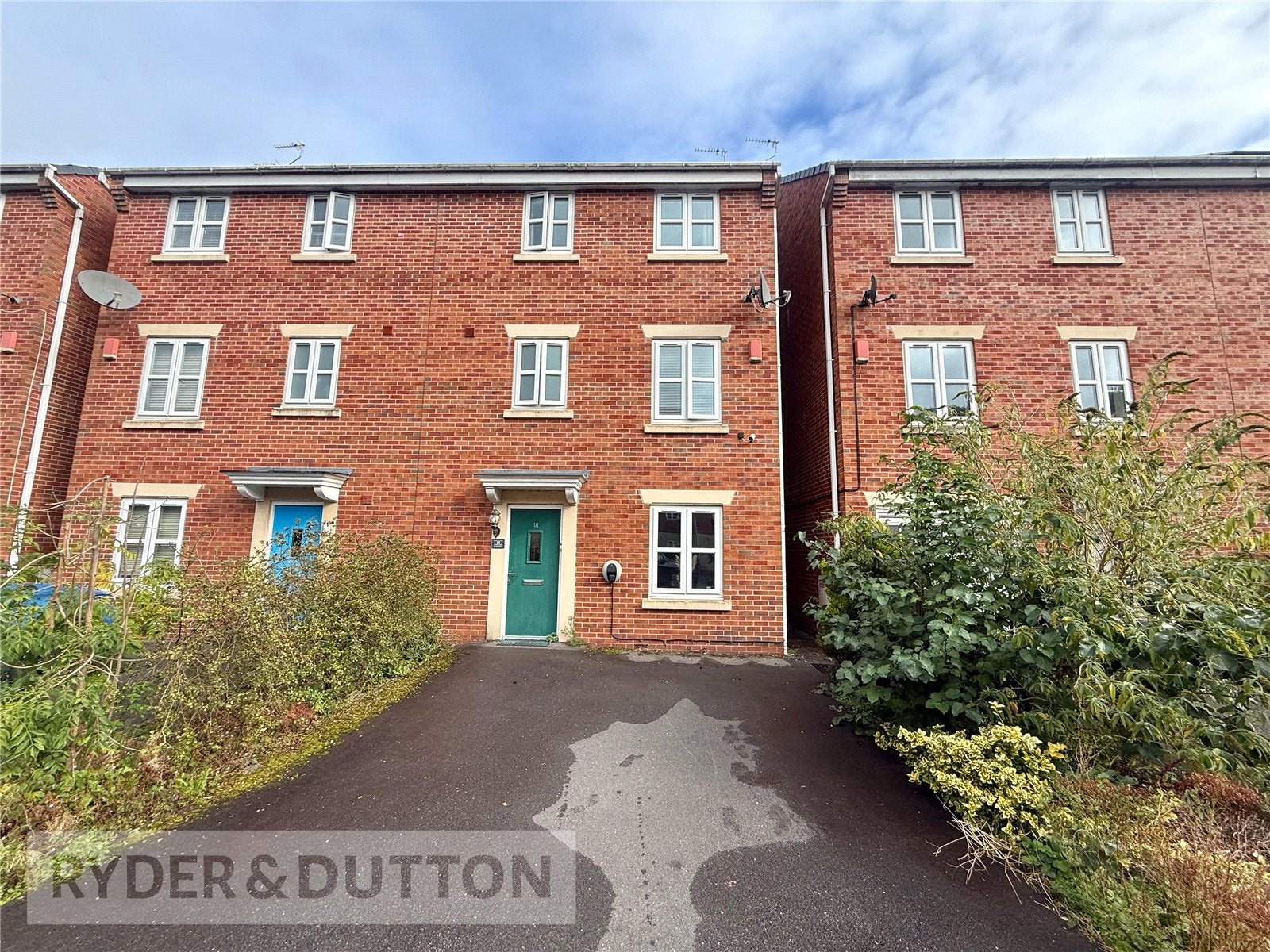 House Waters Edge in Middleton