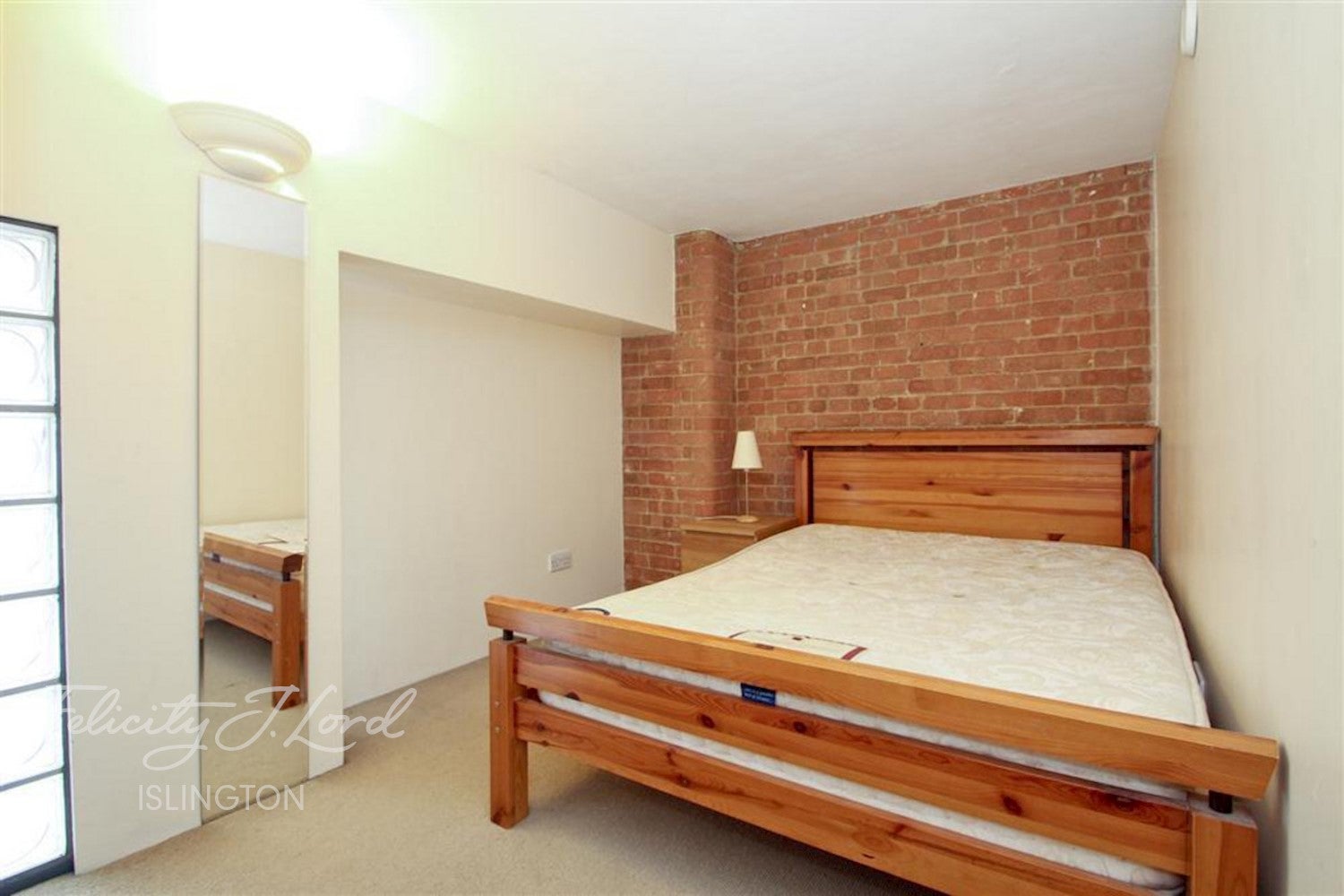 Flat Holford Yard in Greater London