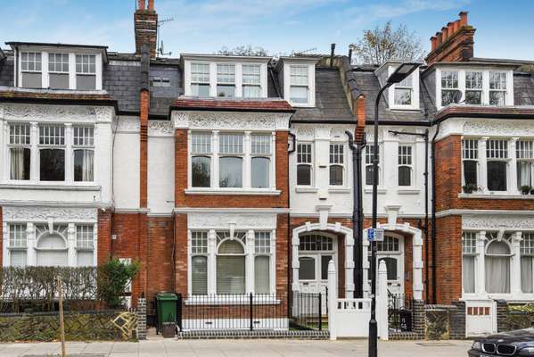 Flat Glenilla Road in Greater London