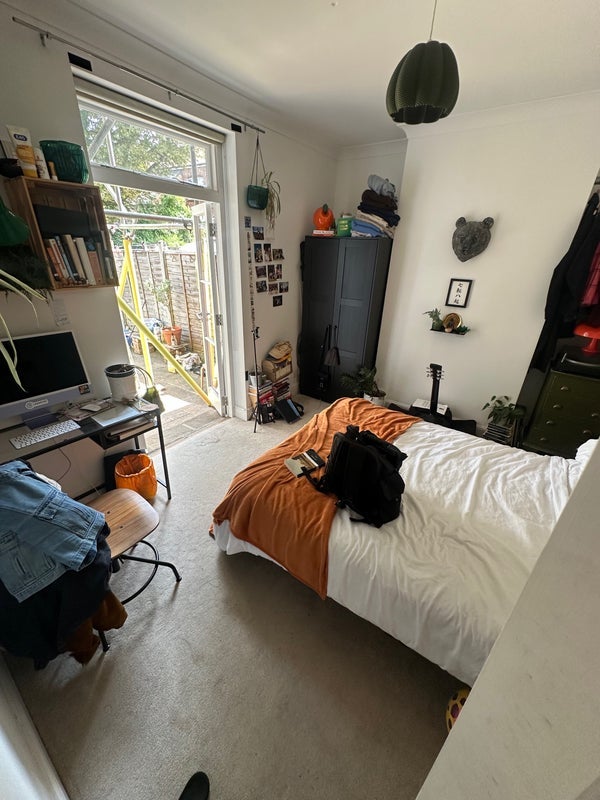 Room Hertford Road in Greater London
