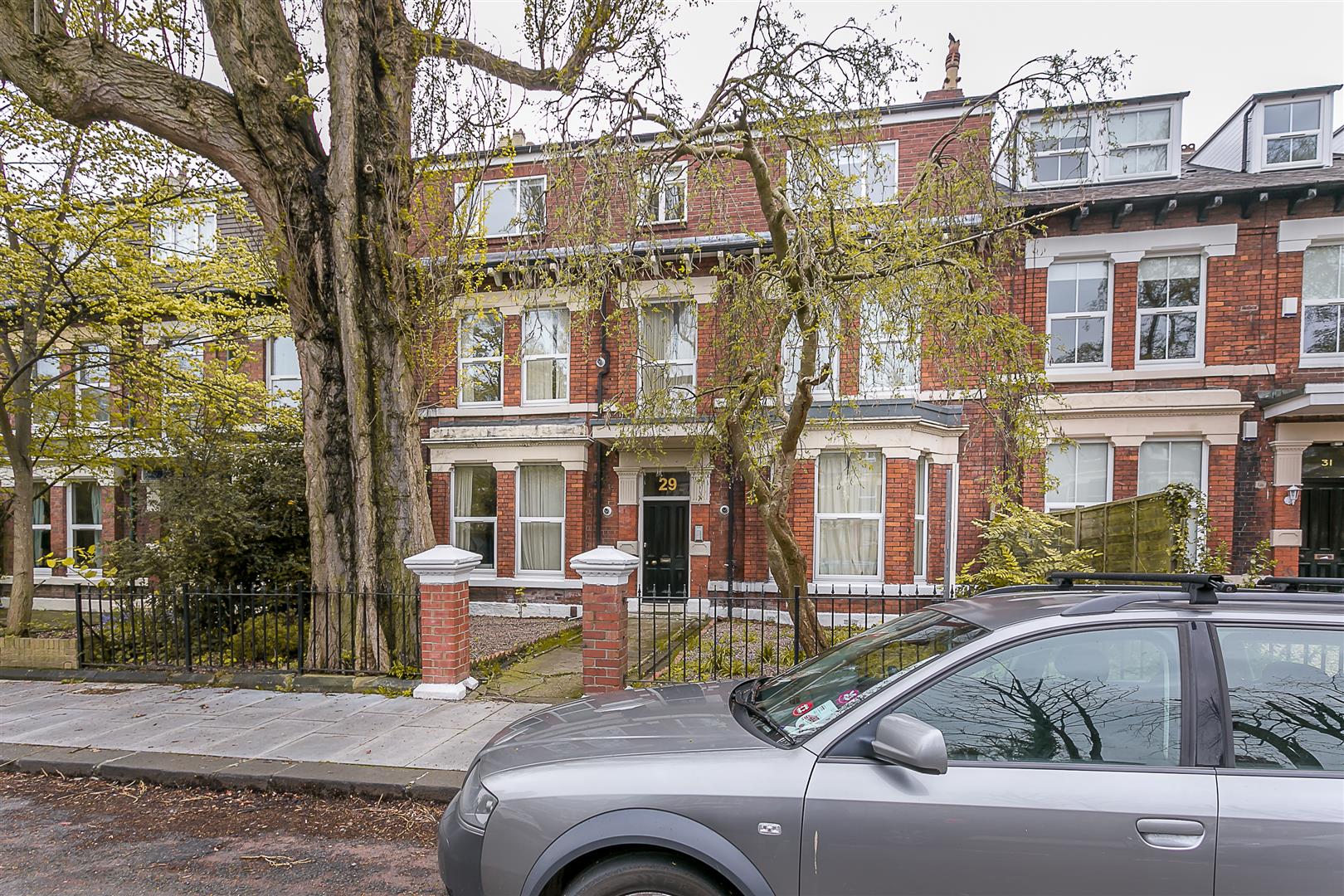Flat Grosvenor Place in Newcastle upon Tyne