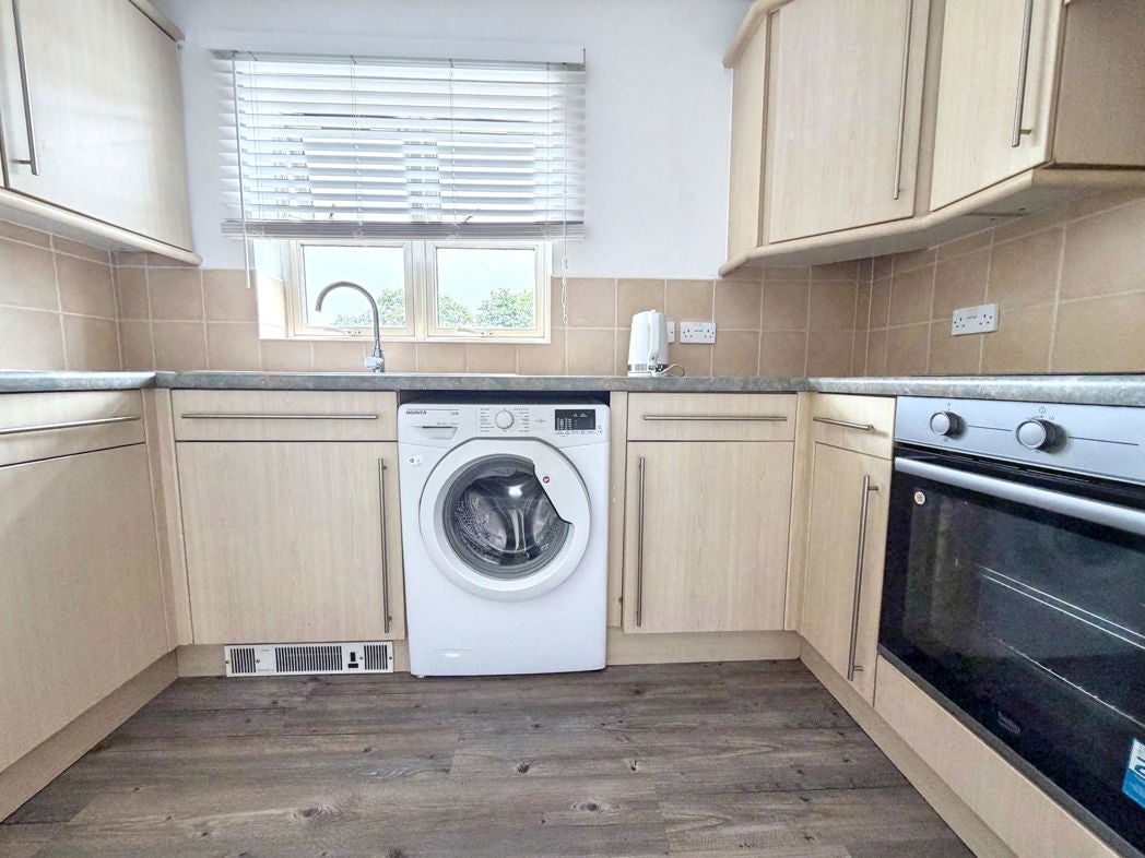 Flat Albert Court in Sunderland