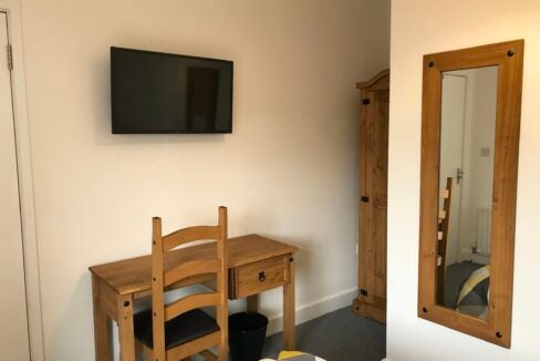 Room Manor Court Road in Nuneaton and Bedworth