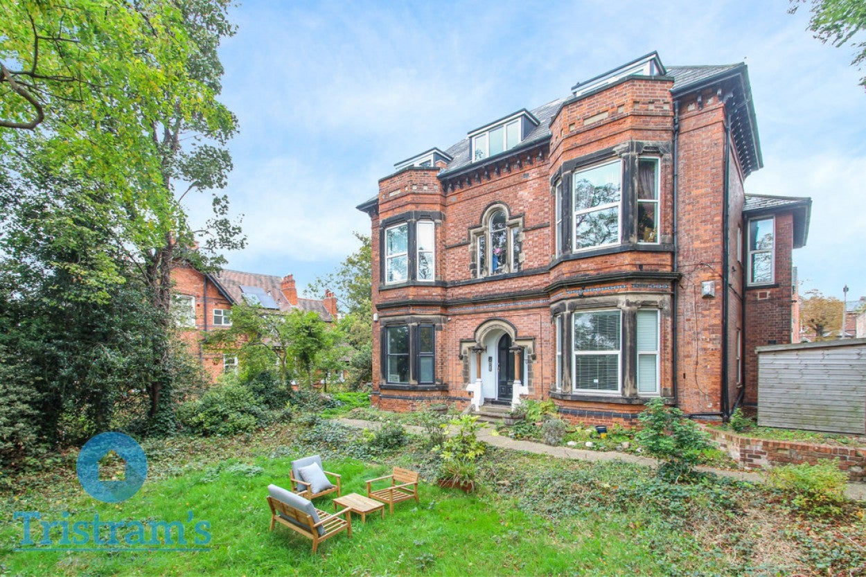 Room Mansfield Road in Nottingham