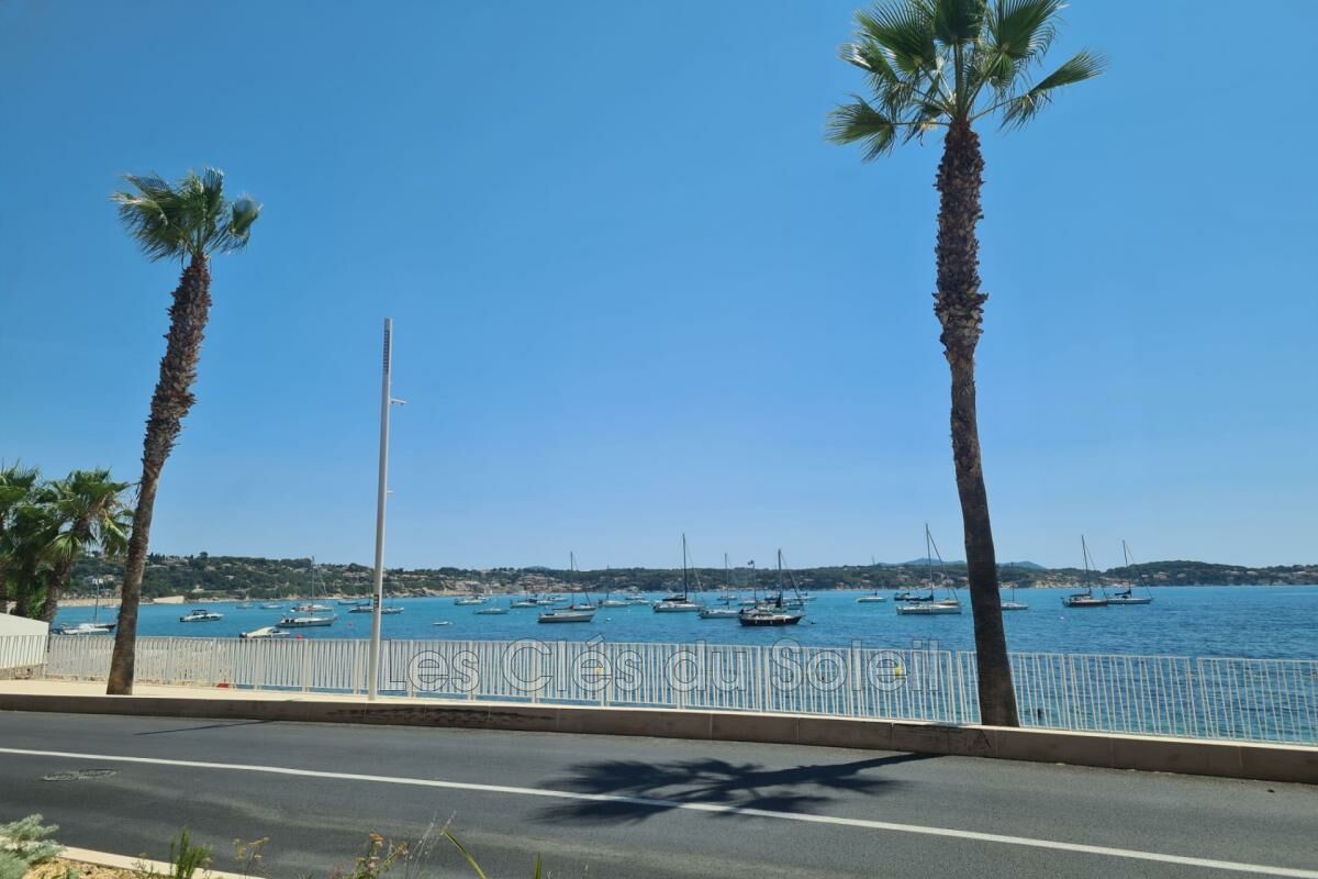 Flat Avenue de la Libération in Bandol