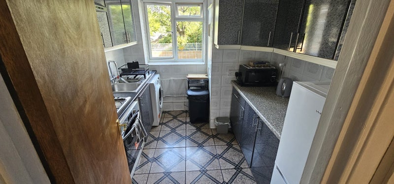 Room Dagnall Street in Greater London