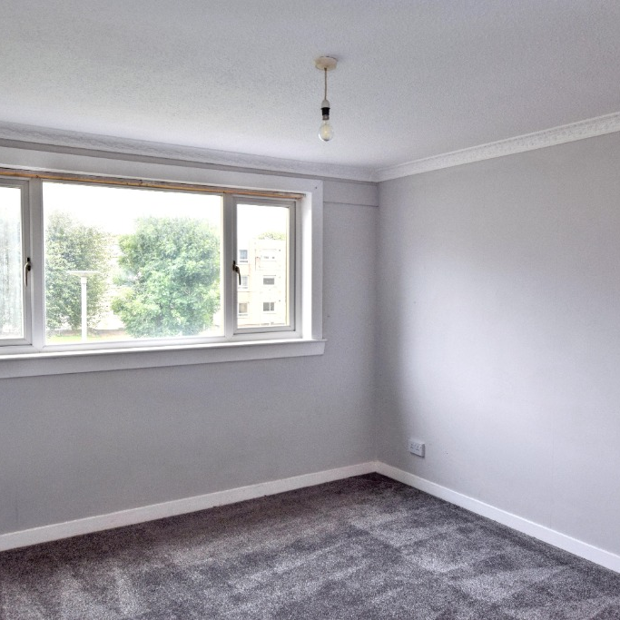 Flat Russell Drive in Ayr