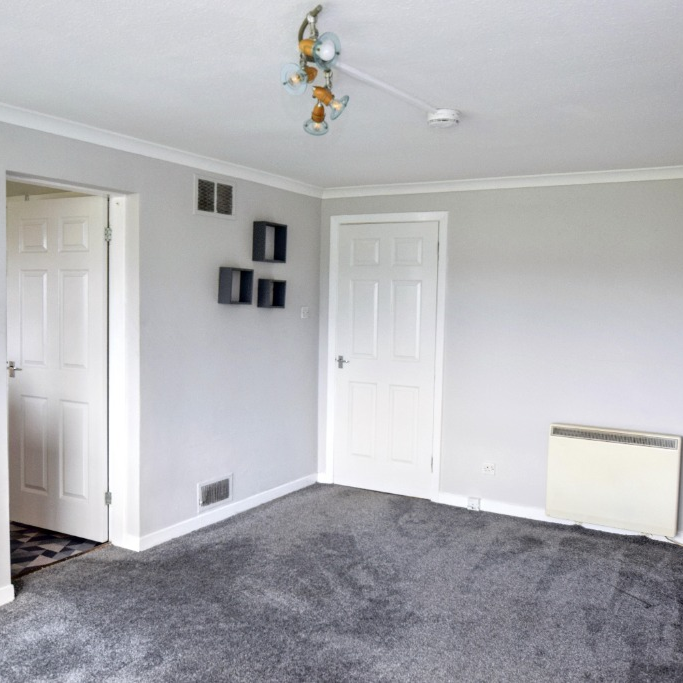 Flat Russell Drive in Ayr